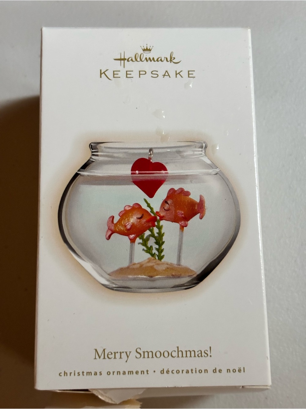 Hallmark Keepsake Merry Smoochmas! Chrismas Ornament 2009